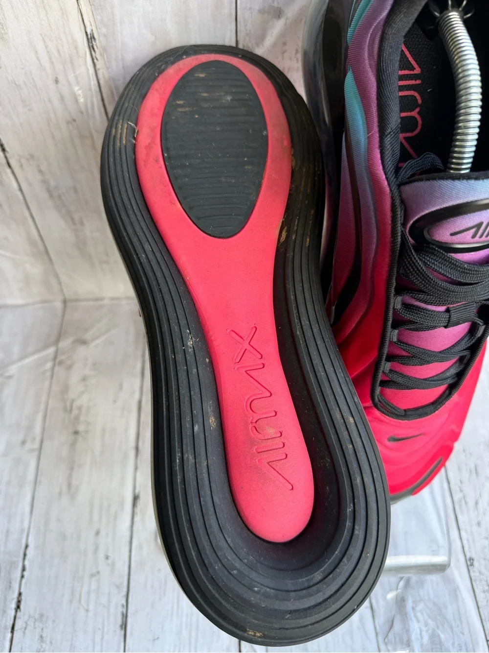 🇺🇸 Nike Air Max 720 Red Gradient Men’s  Size 12